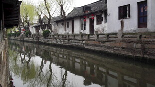 江南水乡古宅临水景致