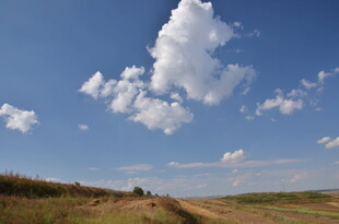 草原晴空 白云悠悠