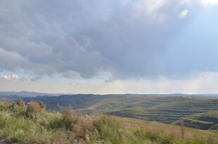 草原上的天光云影