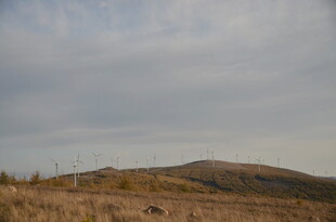 旷野山丘 天际之下的风景