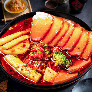 丰盛美味的火锅食材拼盘