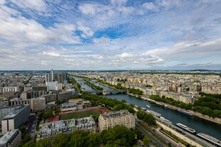 巴黎城市河流全景俯瞰