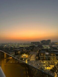 城市黄昏夜景俯瞰