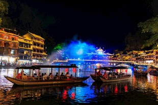 古镇夜景 船灯光秀