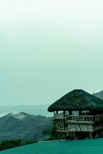 山顶泳池小屋 静谧风光