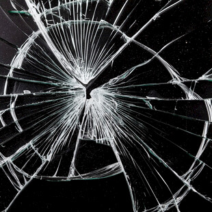 破碎的玻璃纹理特写