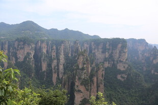壮观奇峰林立的山川景色