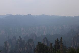 张家界山峦云雾景观