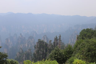 山林景致 远观朦胧之美