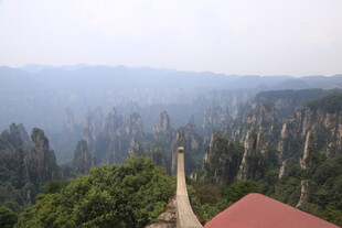 张家界奇峰美景俯瞰