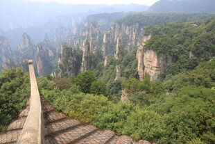 张家界奇峰景观栈道