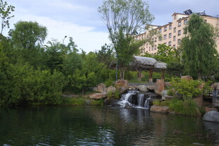 湖畔园林景观 雅致小瀑布