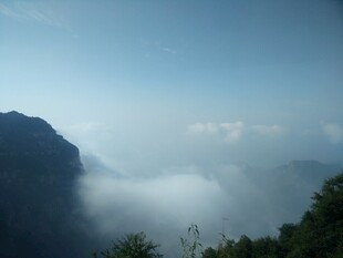 山间云海美景