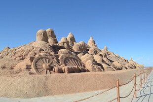 壮观沙漠雕塑景观