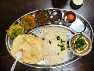 印度传统美食拼盘