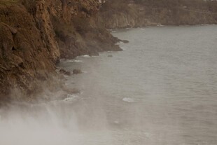 壮观黄河沿岸水雾景象