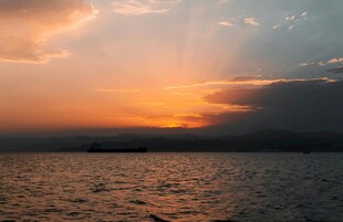 海上绝美日落景观