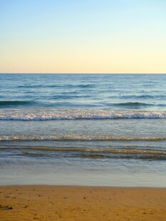 海边沙滩海浪美景