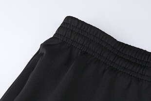 黑色松紧腰休闲裤细节