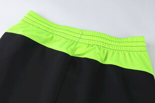 荧光绿腰边黑色运动短裤