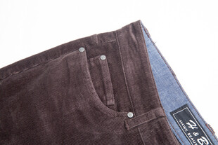 棕色灯芯绒牛仔裤细节展示