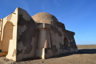 沙漠中的古老建筑遗迹