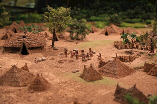 原始村落场景重现