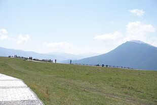草原远景 天际山峦