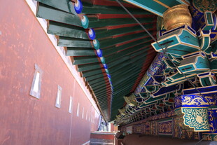 中式古建筑屋檐精美一角