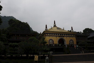 古寺建筑 隐于山林之间