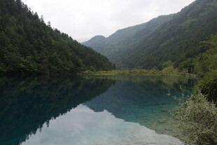 九寨沟绝美湖景风光
