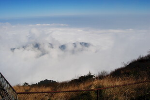 高山云海壮丽景观