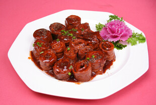 美味红烧猪尾摆盘精致