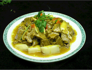 美味炖菜色泽诱人