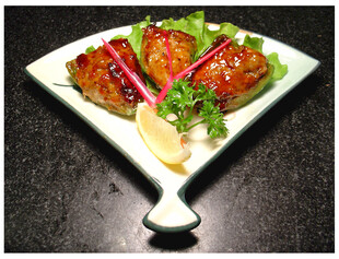 精致摆盘的美味烤肉