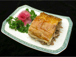 美味脆皮烧肉摆盘精致