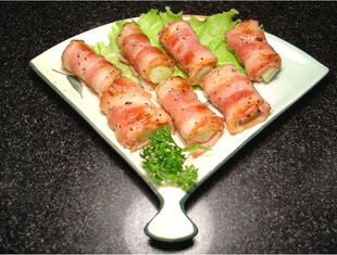 培根蔬菜卷摆盘美食