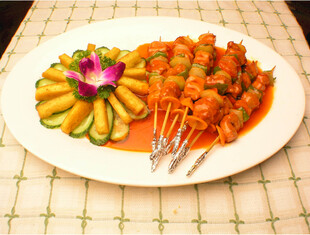 精美摆盘的特色美味菜肴