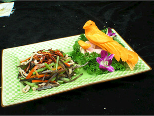 精致摆盘的美味蔬菜料理