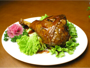 美味卤鸭摆盘精致