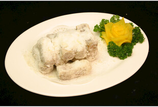 美味芋头卷配清新装饰