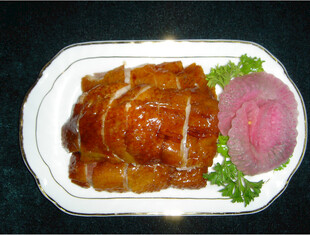 美味烤鸭摆盘精致