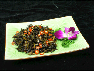 干煸茶树菇配紫花