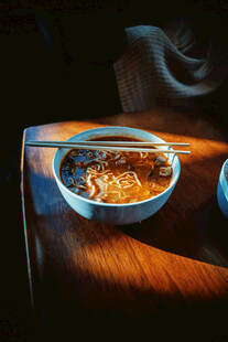 阳光下的美味汤品