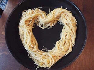 爱心形状的面条