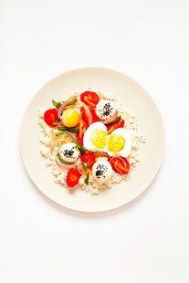 多彩蔬菜摆盘美食