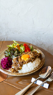 美味多样的创意料理拼盘