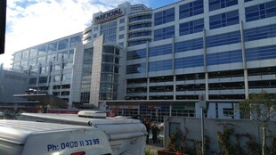 现代办公大楼外观景象