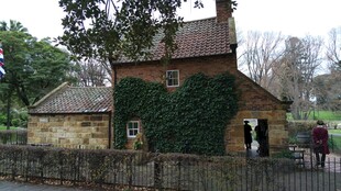 古朴英式小屋 绿植环绕