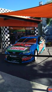 维修站中的炫酷赛车